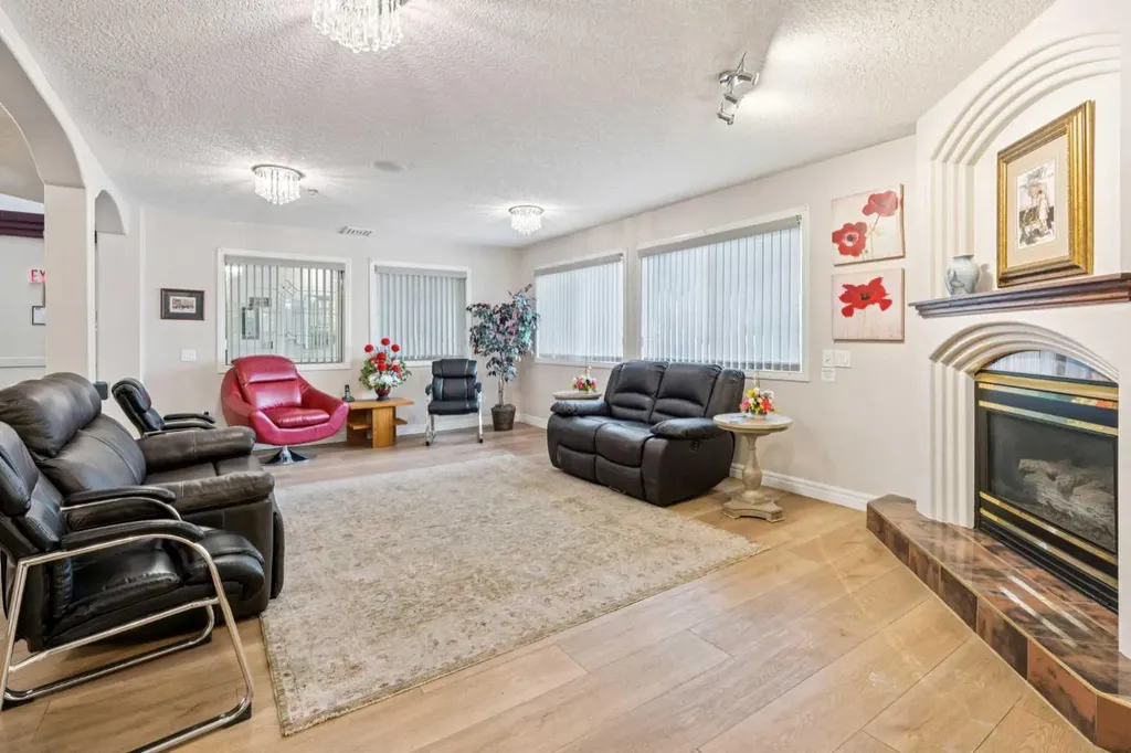 1818 Simcoe Boulevard SW Calgary AB T3H 3L9