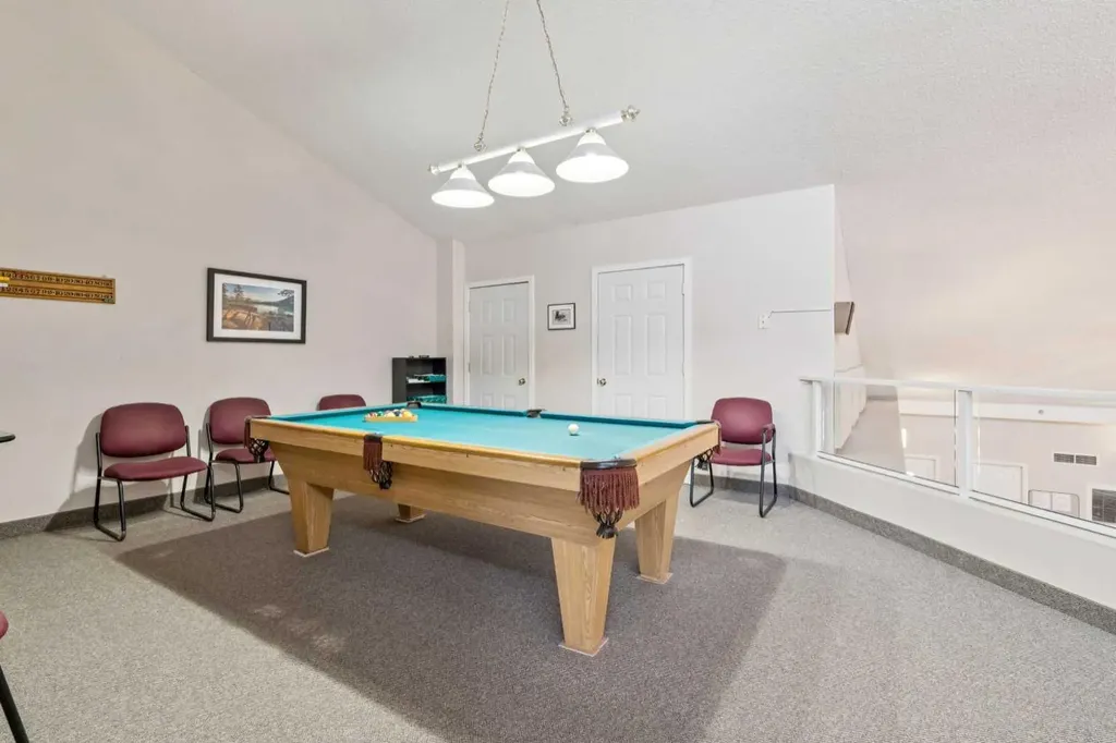 1818 Simcoe Boulevard SW Calgary AB T3H 3L9