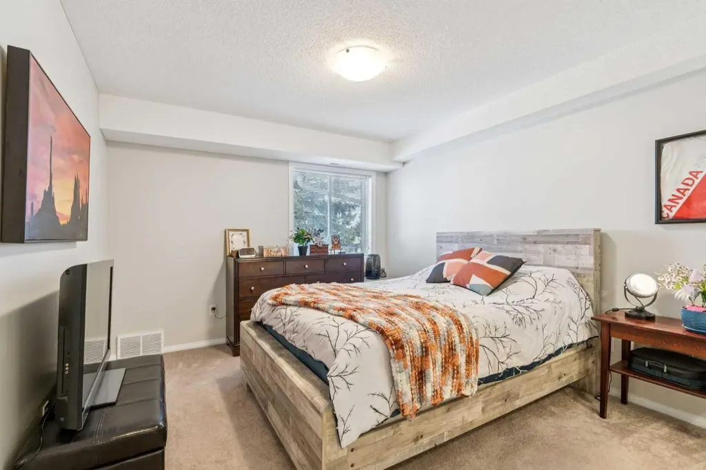 1818 Simcoe Boulevard SW Calgary AB T3H 3L9