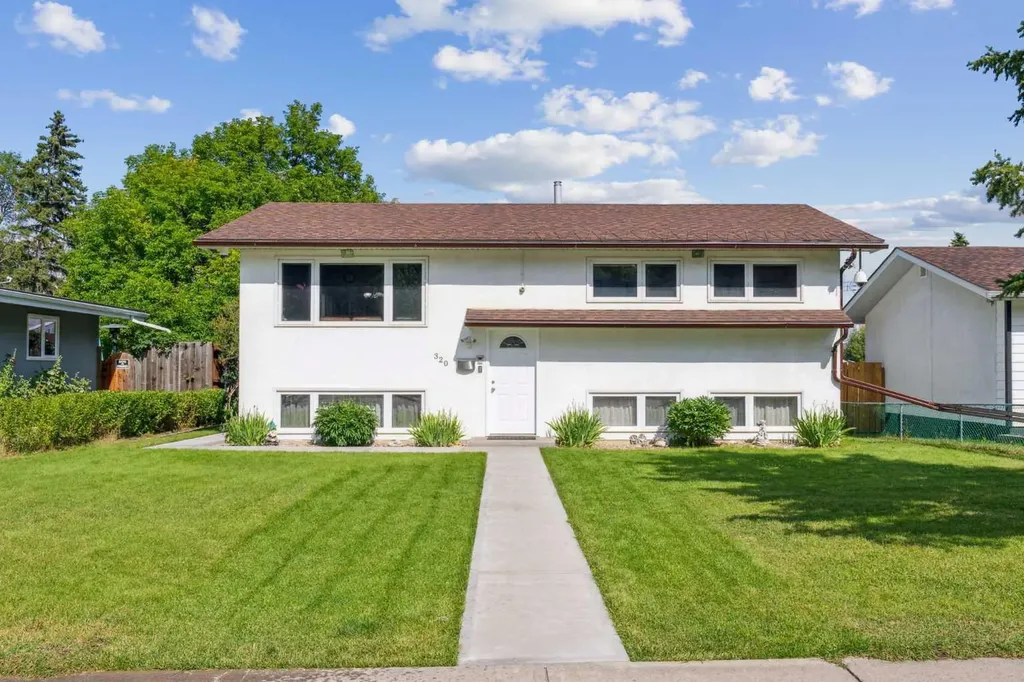 320 Haddon Road SW Calgary AB T2V 2Z3