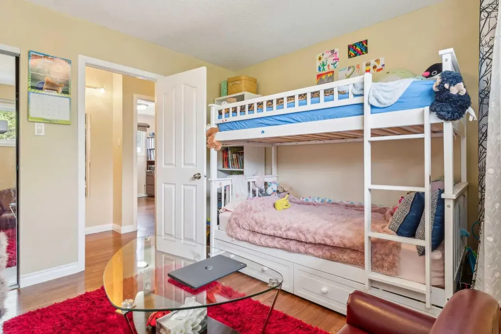 320 Haddon Road SW Calgary AB T2V 2Z3