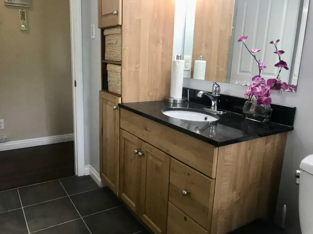 320 Haddon Road SW Calgary AB T2V 2Z3
