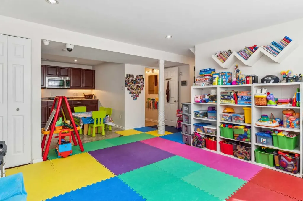 320 Haddon Road SW Calgary AB T2V 2Z3