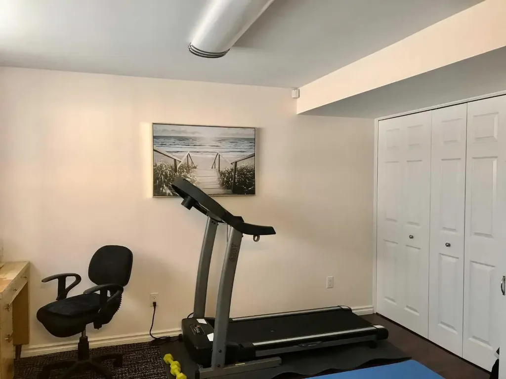 320 Haddon Road SW Calgary AB T2V 2Z3