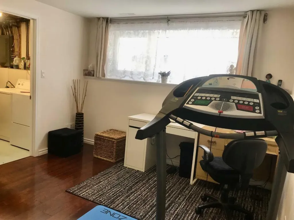 320 Haddon Road SW Calgary AB T2V 2Z3