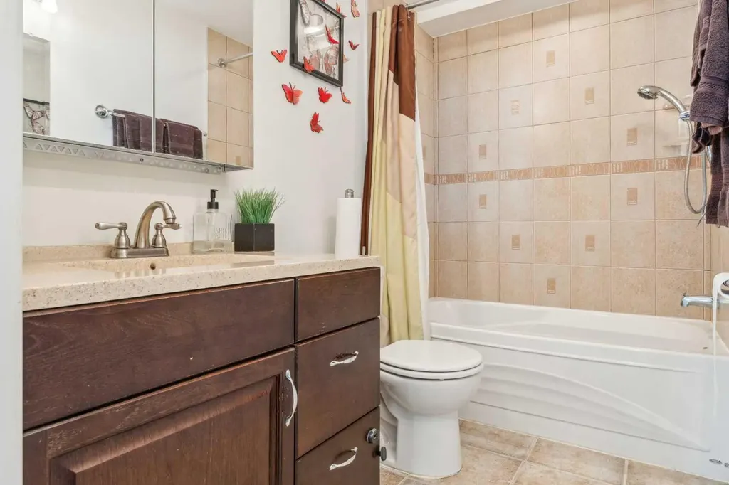 320 Haddon Road SW Calgary AB T2V 2Z3