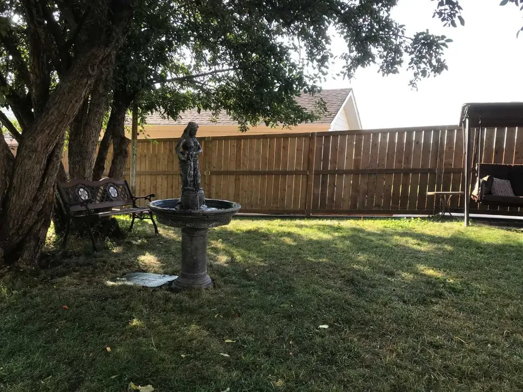 320 Haddon Road SW Calgary AB T2V 2Z3