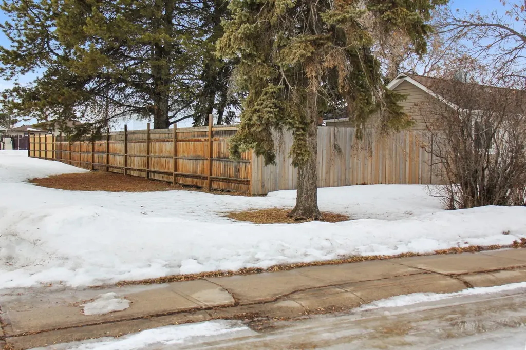 5510 49a Street Vegreville AB T9C 1K4