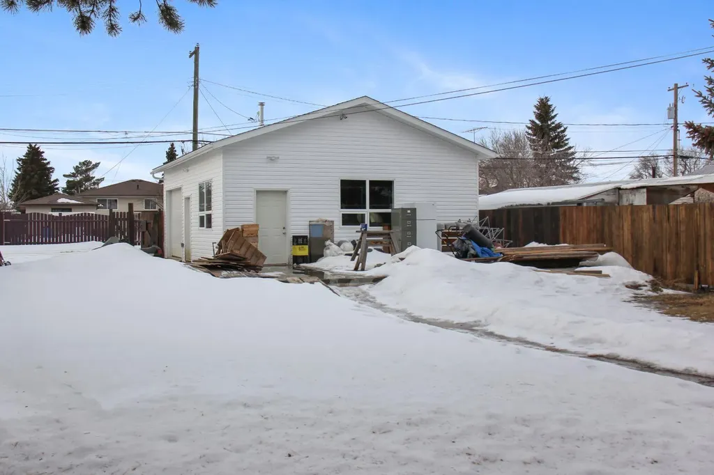 5510 49a Street Vegreville AB T9C 1K4