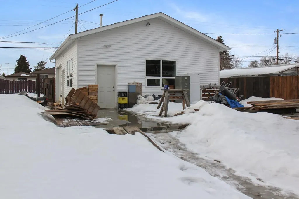 5510 49a Street Vegreville AB T9C 1K4