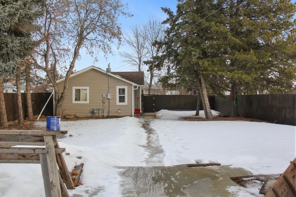 5510 49a Street Vegreville AB T9C 1K4