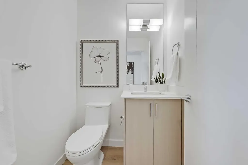 828 8 Avenue NE Calgary AB T2E 9E2