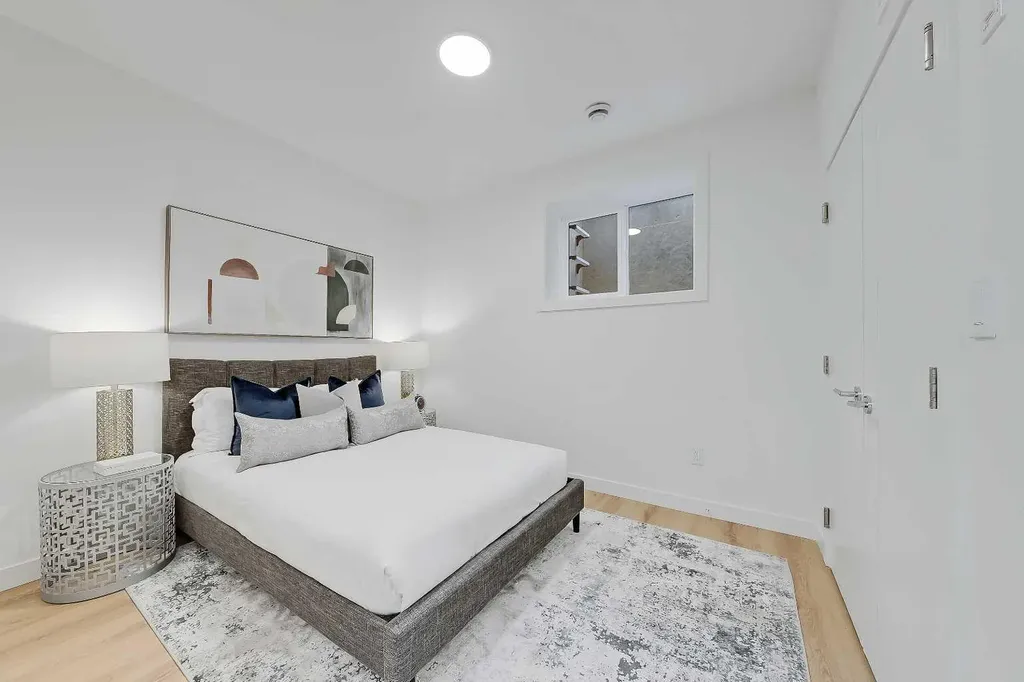 828 8 Avenue NE Calgary AB T2E 9E2