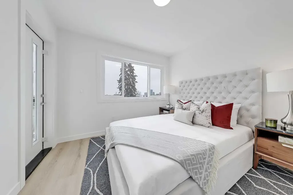 828 8 Avenue NE Calgary AB T2E 9E2
