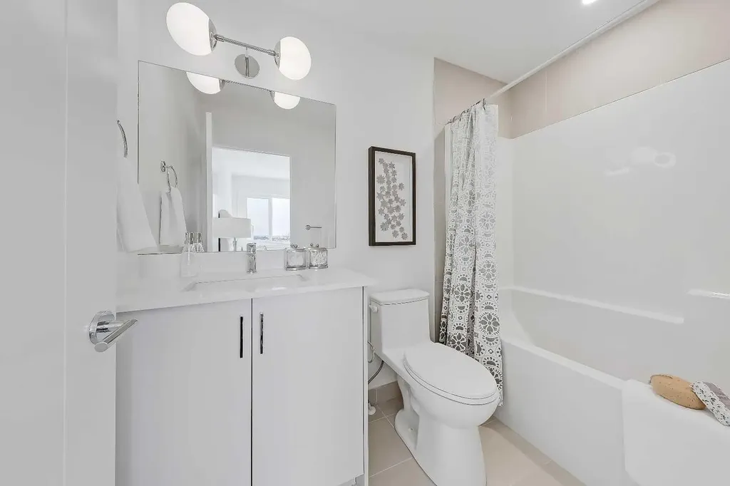 828 8 Avenue NE Calgary AB T2E 9E2