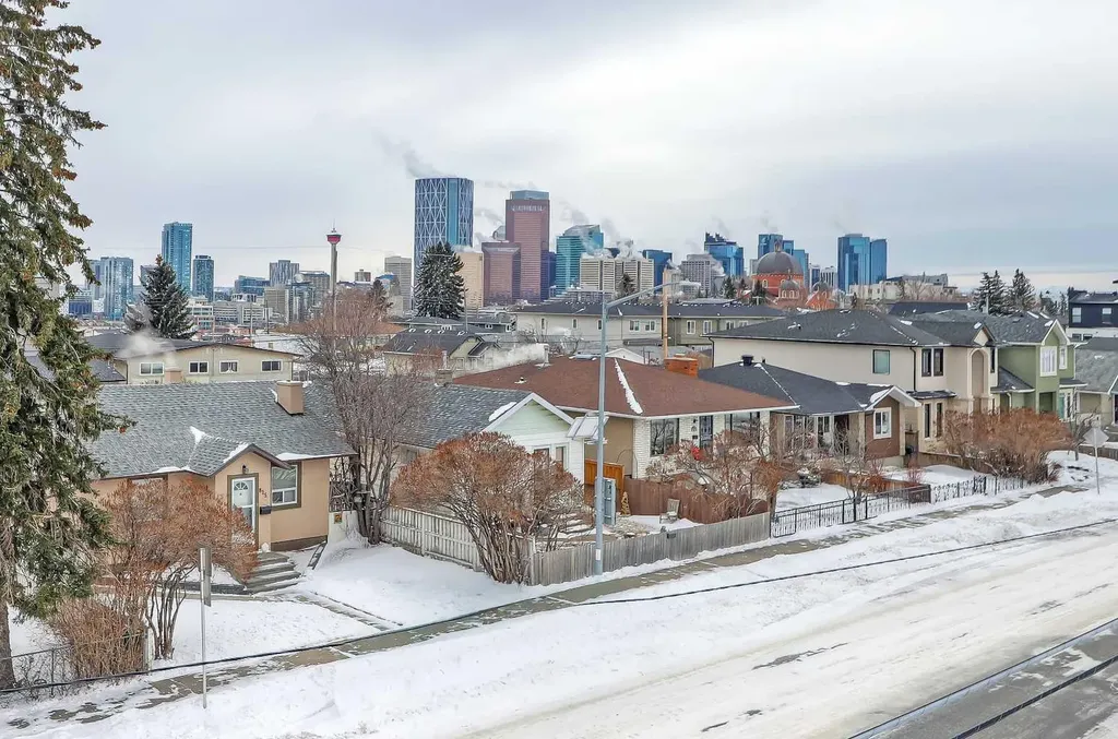 828 8 Avenue NE Calgary AB T2E 9E2