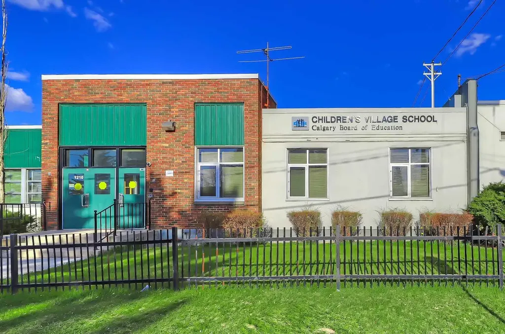 828 8 Avenue NE Calgary AB T2E 9E2
