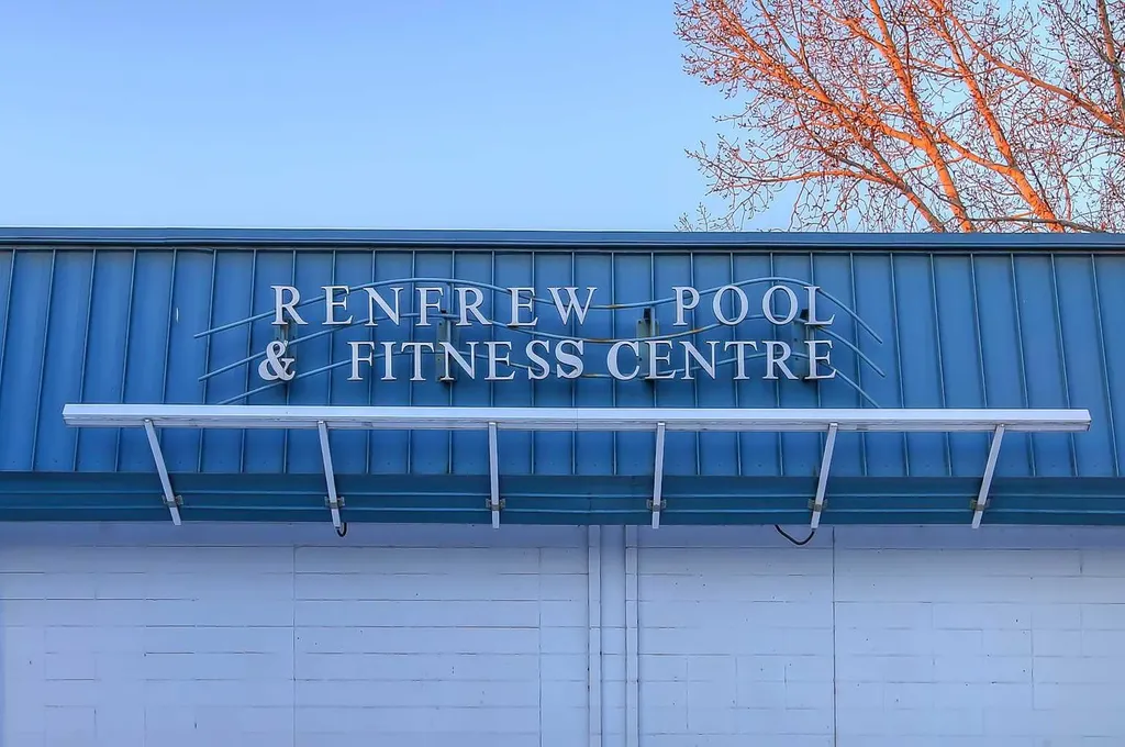 828 8 Avenue NE Calgary AB T2E 9E2
