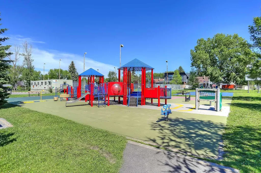 828 8 Avenue NE Calgary AB T2E 9E2