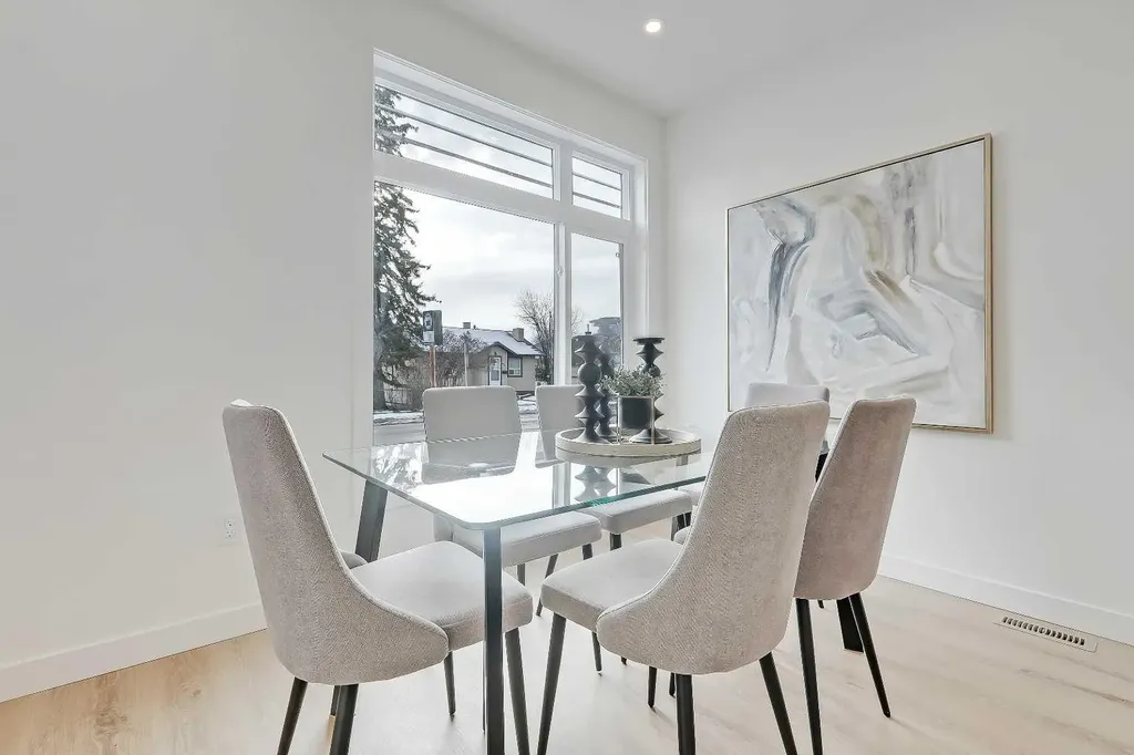 828 8 Avenue NE Calgary AB T2E 9E2