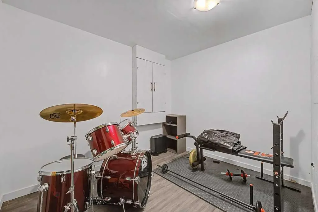 284 Hawkmere View Chestermere AB T1X 1T7