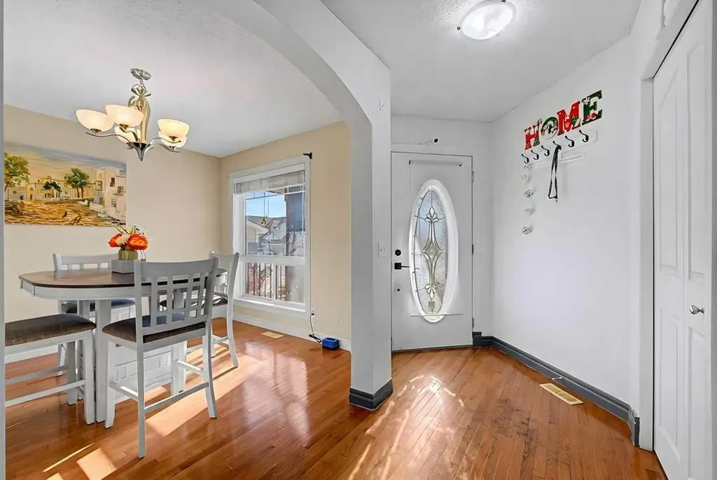 284 Hawkmere View Chestermere AB T1X 1T7