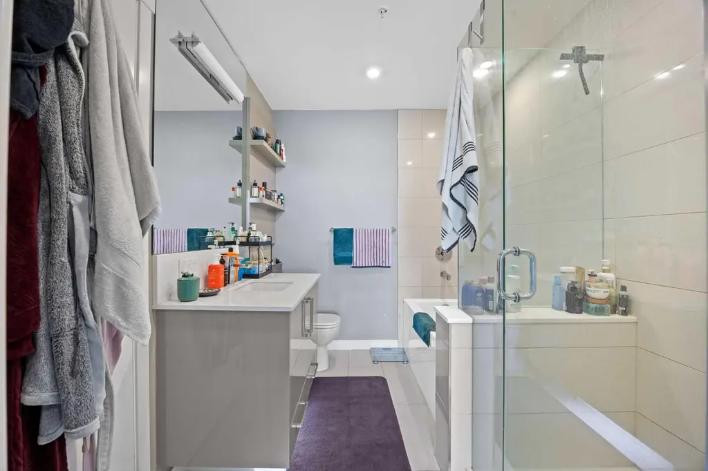 301 10 Street NW Calgary AB T2T 1H7