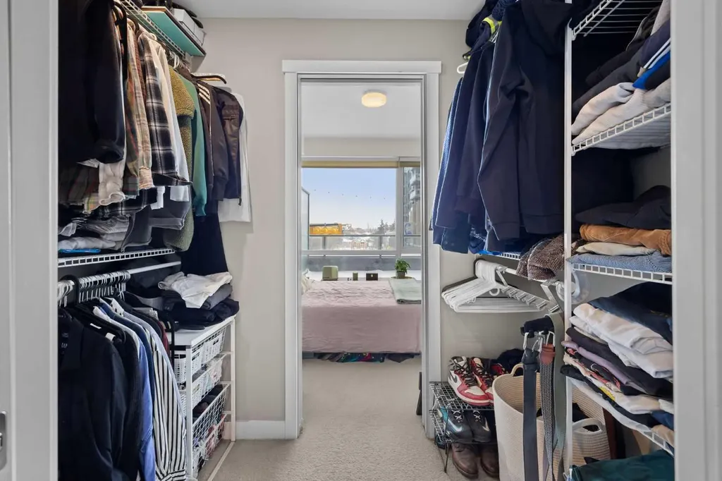 301 10 Street NW Calgary AB T2T 1H7