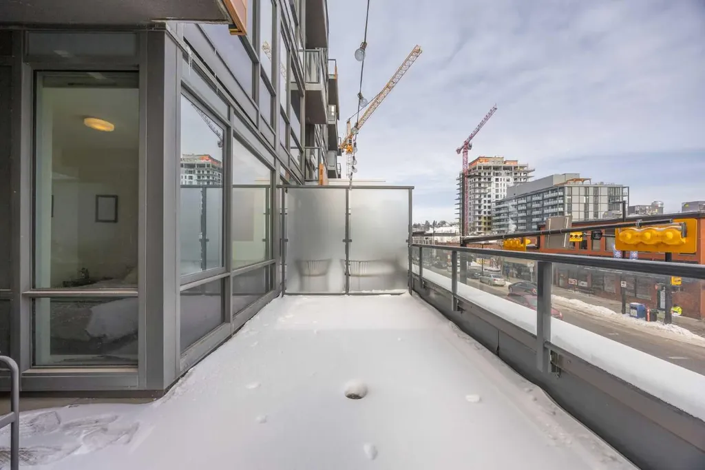 301 10 Street NW Calgary AB T2T 1H7