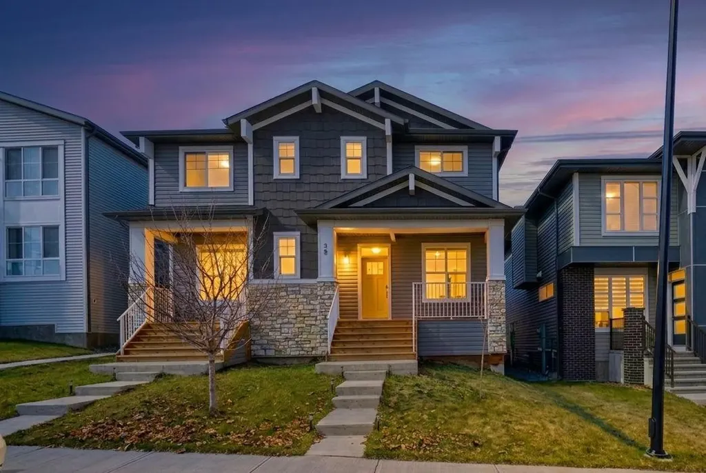 29 Herron Mews NE Calgary AB T3P 1Y1