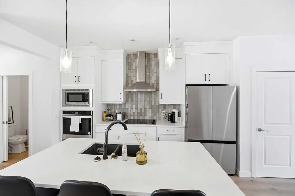 29 Herron Mews NE Calgary AB T3P 1Y1