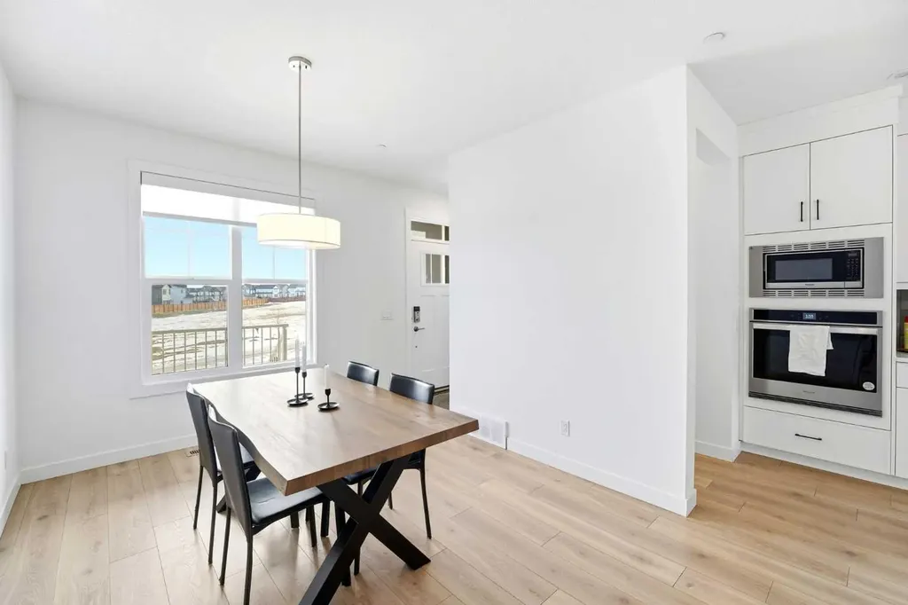 29 Herron Mews NE Calgary AB T3P 1Y1