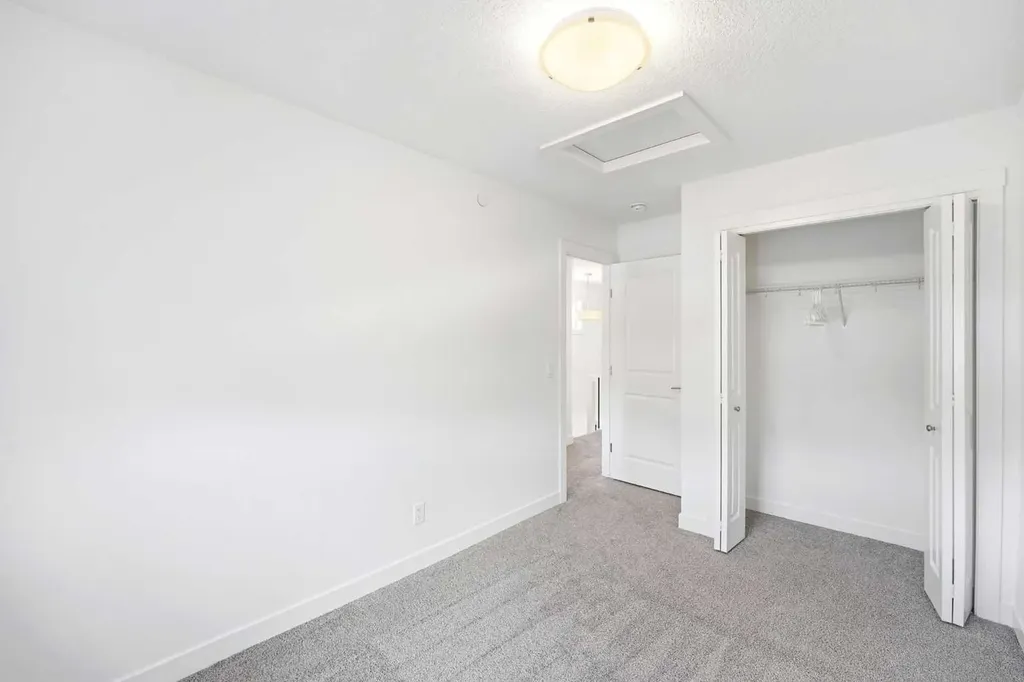 29 Herron Mews NE Calgary AB T3P 1Y1