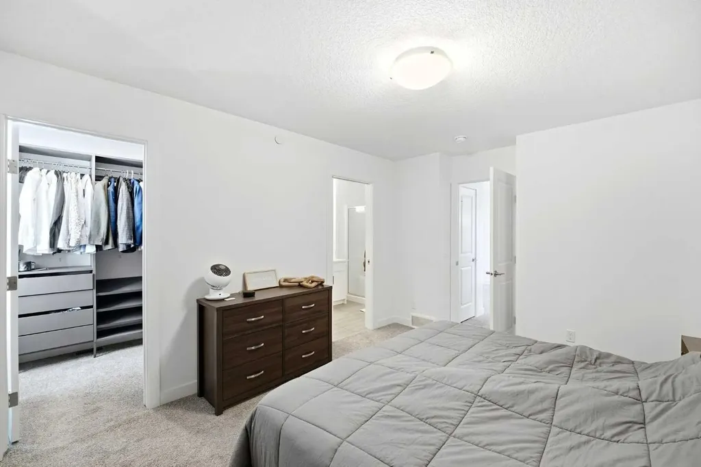 29 Herron Mews NE Calgary AB T3P 1Y1