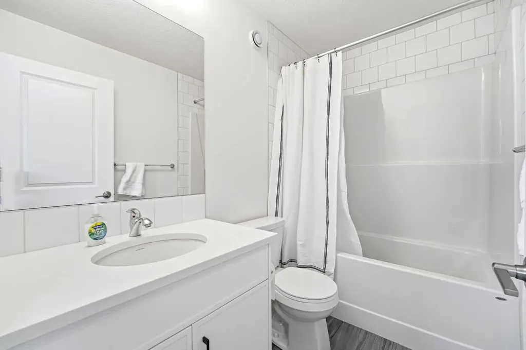 29 Herron Mews NE Calgary AB T3P 1Y1