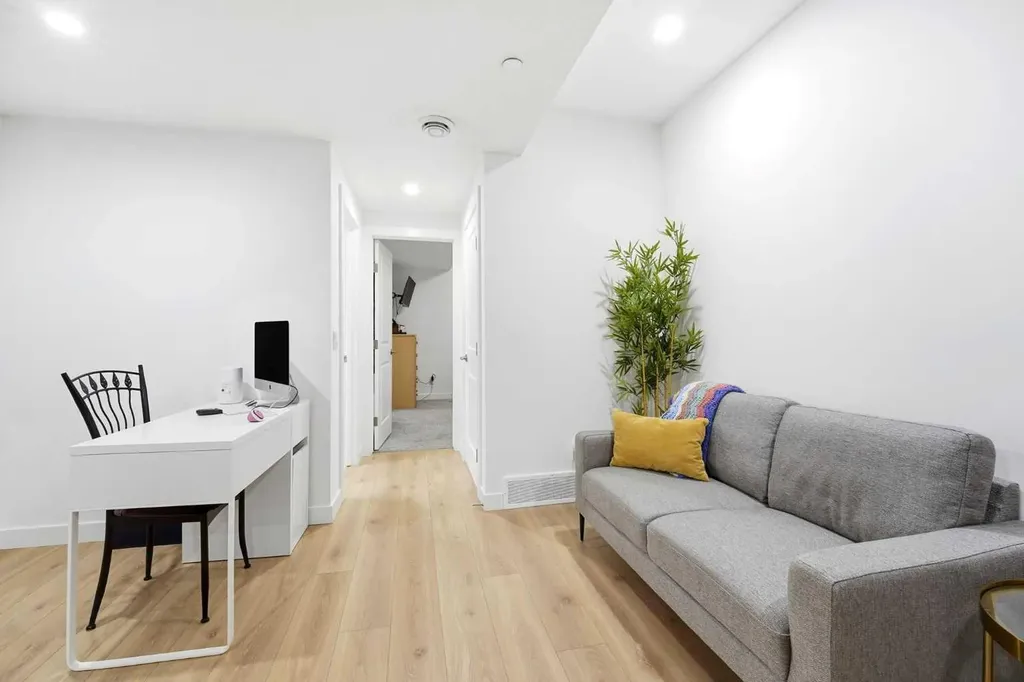 29 Herron Mews NE Calgary AB T3P 1Y1
