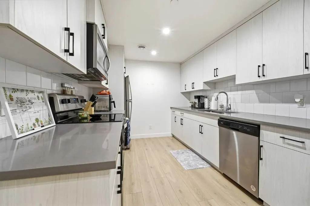 29 Herron Mews NE Calgary AB T3P 1Y1