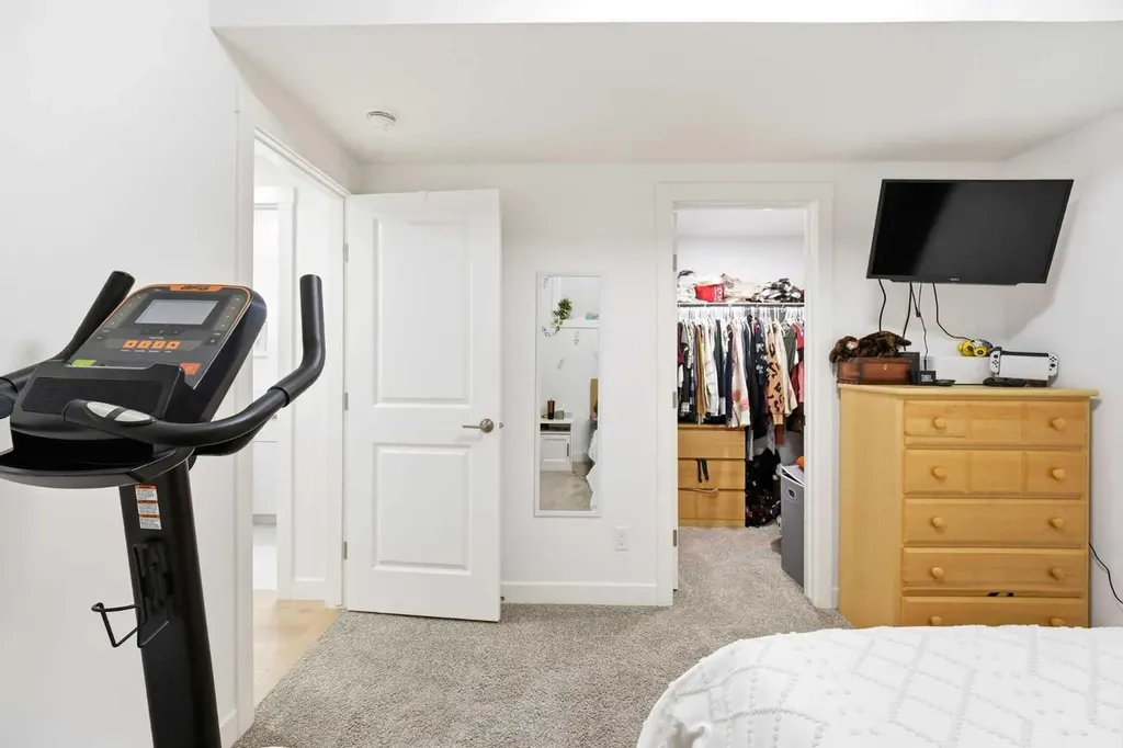29 Herron Mews NE Calgary AB T3P 1Y1