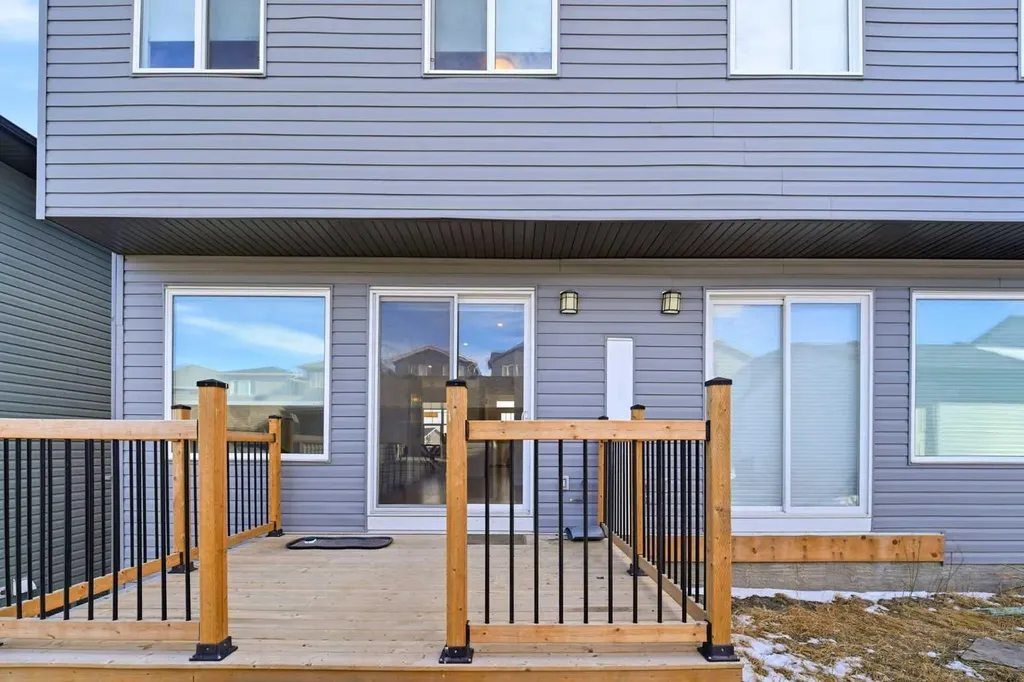 29 Herron Mews NE Calgary AB T3P 1Y1