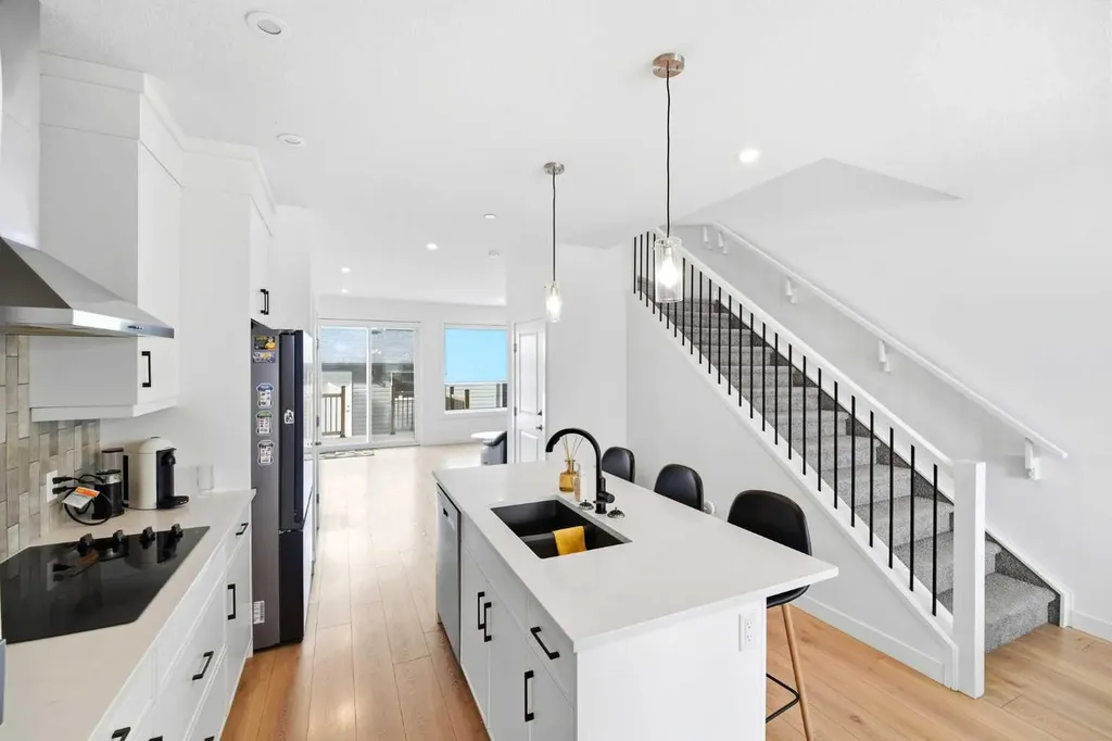 29 Herron Mews NE Calgary AB T3P 1Y1