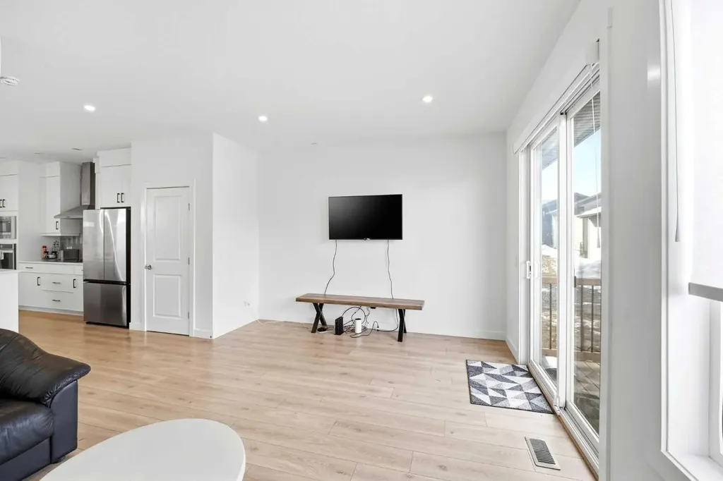 29 Herron Mews NE Calgary AB T3P 1Y1