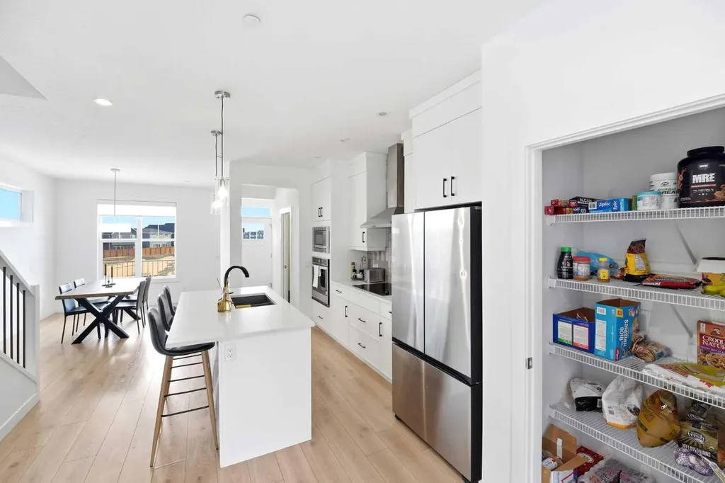 29 Herron Mews NE Calgary AB T3P 1Y1