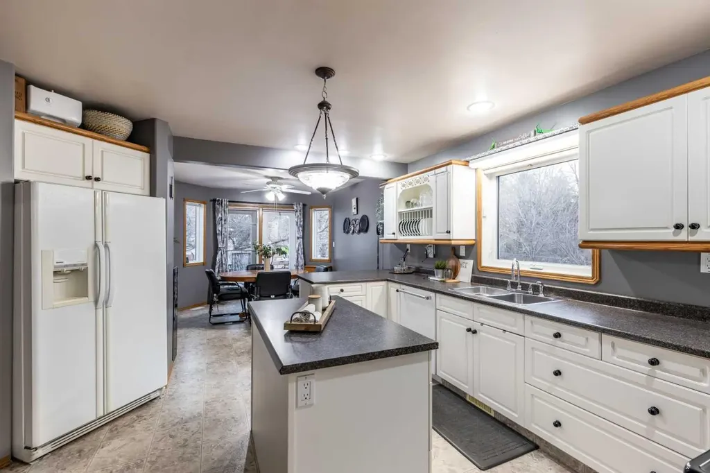 512 11 Street Dunmore AB T1B 0K4