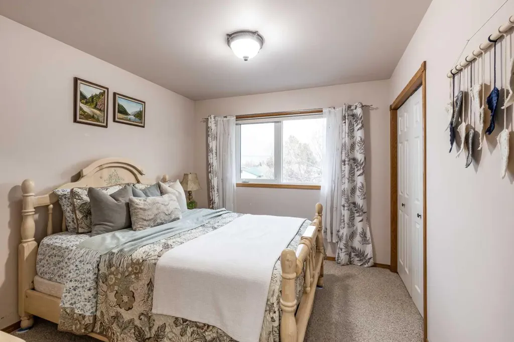 512 11 Street Dunmore AB T1B 0K4