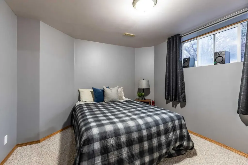 512 11 Street Dunmore AB T1B 0K4