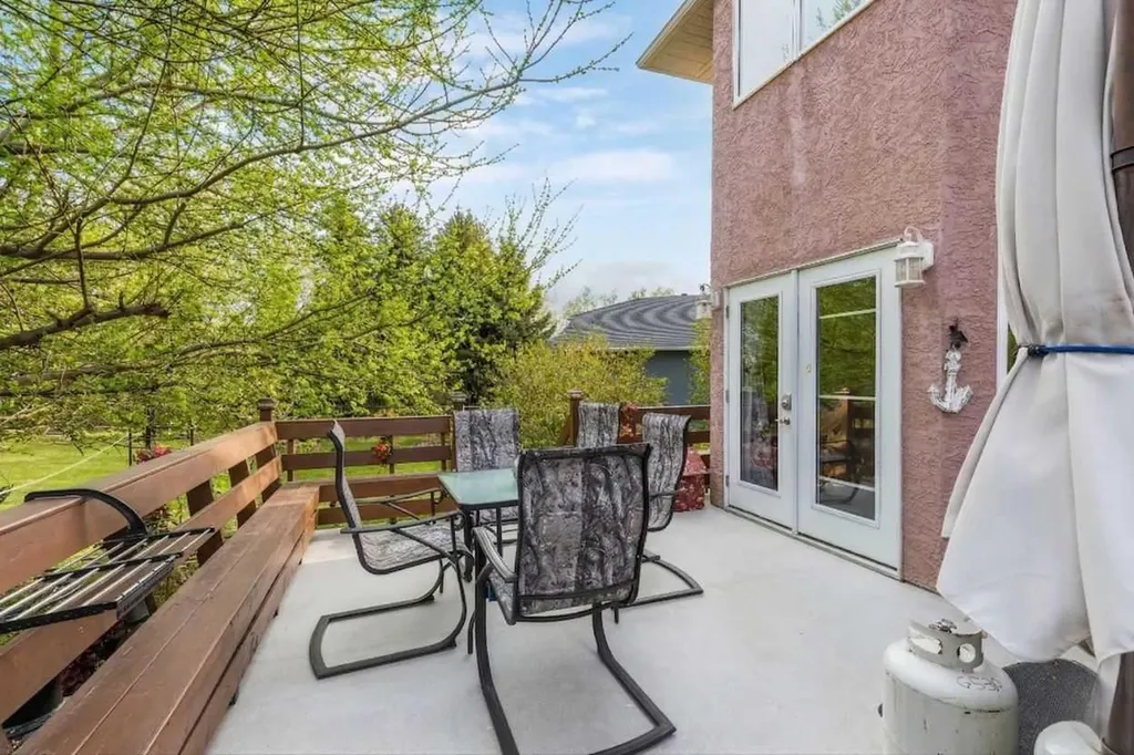 512 11 Street Dunmore AB T1B 0K4