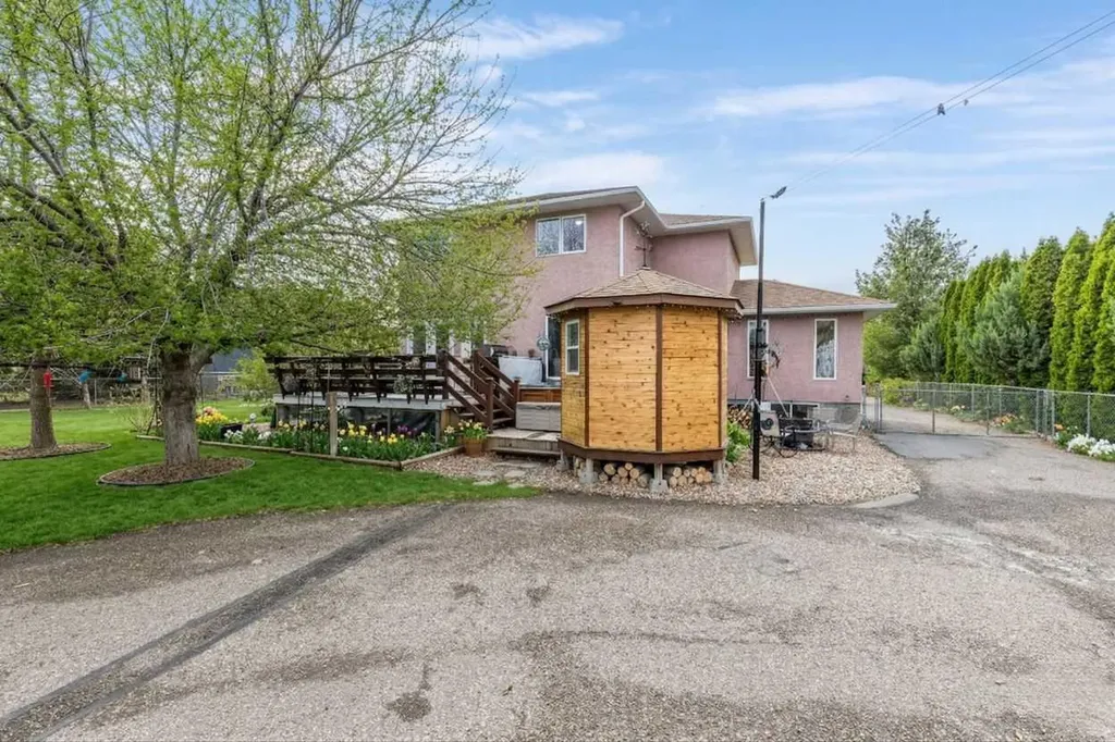 512 11 Street Dunmore AB T1B 0K4