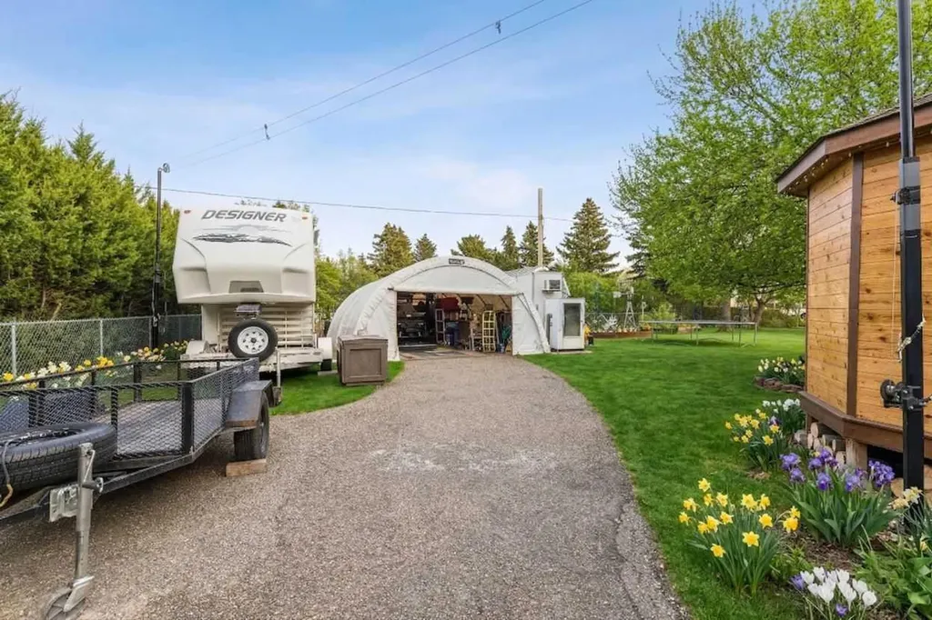 512 11 Street Dunmore AB T1B 0K4