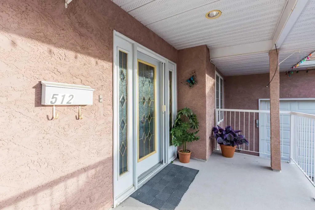512 11 Street Dunmore AB T1B 0K4