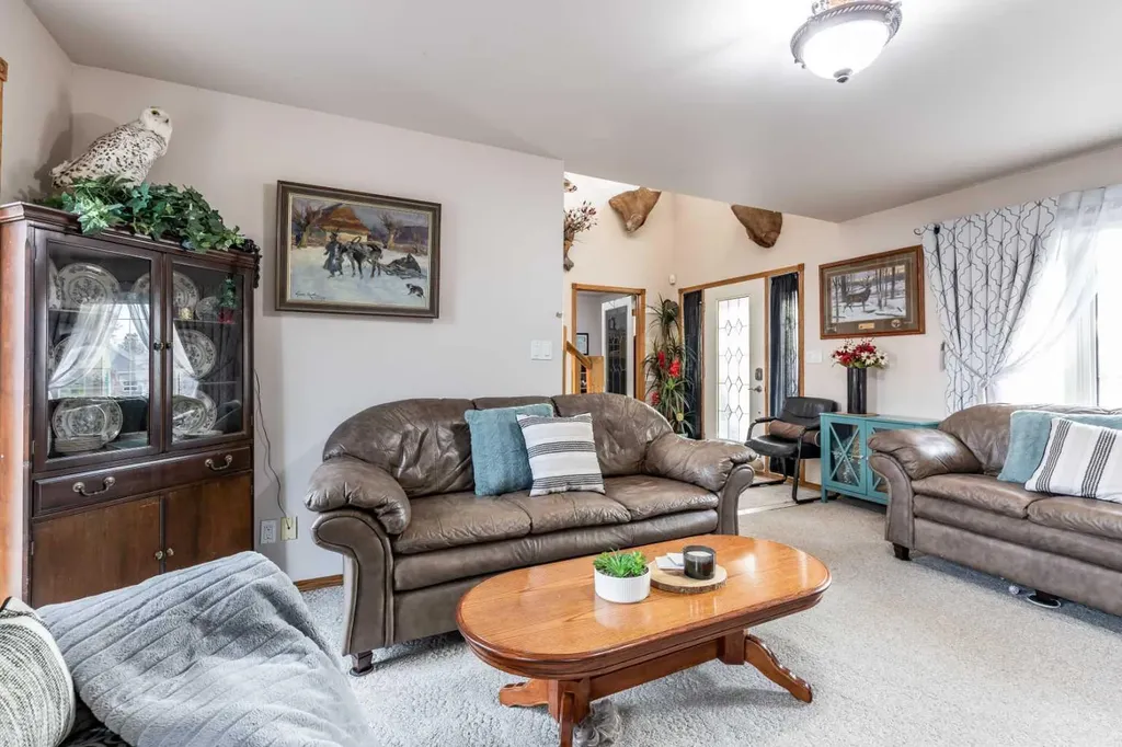 512 11 Street Dunmore AB T1B 0K4